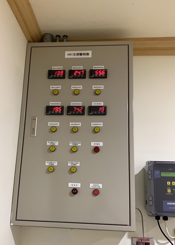 隔離溫度訊號轉換器-管道式CO2傳送器-PM2.5沙塵顯示傳