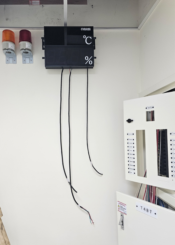 浸入式二氧化碳傳訊器-溫溼度2M出線型控制器-液晶壁掛PM2