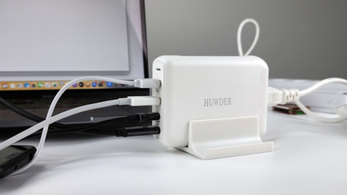 插牆式充電器是最普遍的類型,適合日常家庭或辦公室使用
