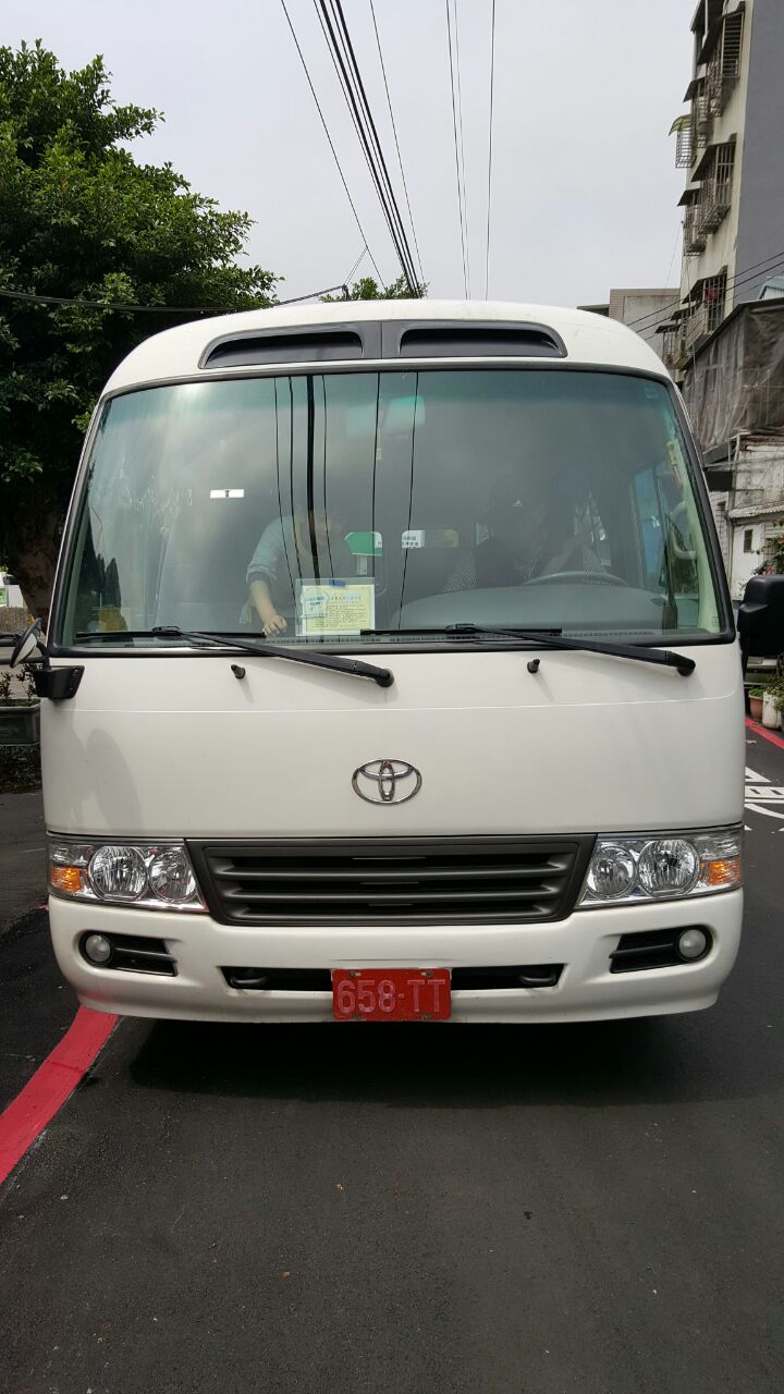21座中巴機場接送 台灣環島景點旅遊包車