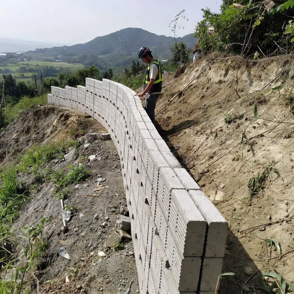 移動式擋土牆快速分隔與堆疊