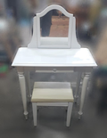 樂B626BJ1 白色法式化妝桌+椅*化居二手家具