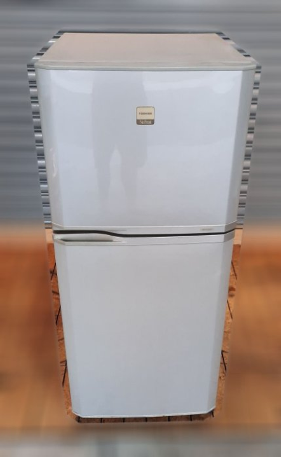 樂居二手家具館 RE1004EJJ 雙門小冰箱