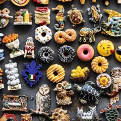 立體磁鐵常見於冰箱、辦公室、展示櫃等，兼具實用性與裝飾性