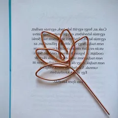 PVC書籤或磁鐵書籤擁有更高耐用性，並能以2D或3D方式展現