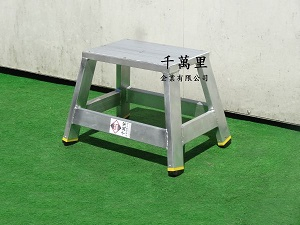 鋁製板凳