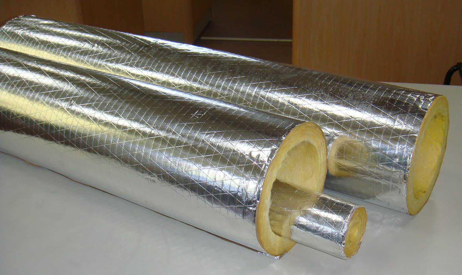 鋁箔玻璃棉管材料-綠業保溫