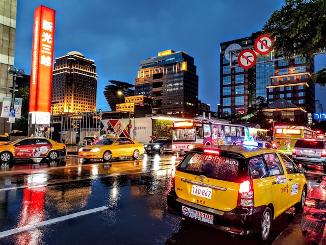 計程車包車特別適合2-8人的小型團體旅行包車