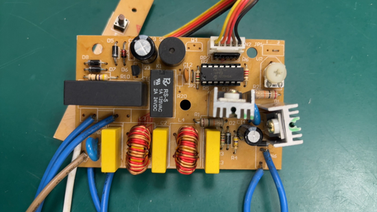 台灣電子產業的技術革命：SMT代工與PCBA製造的