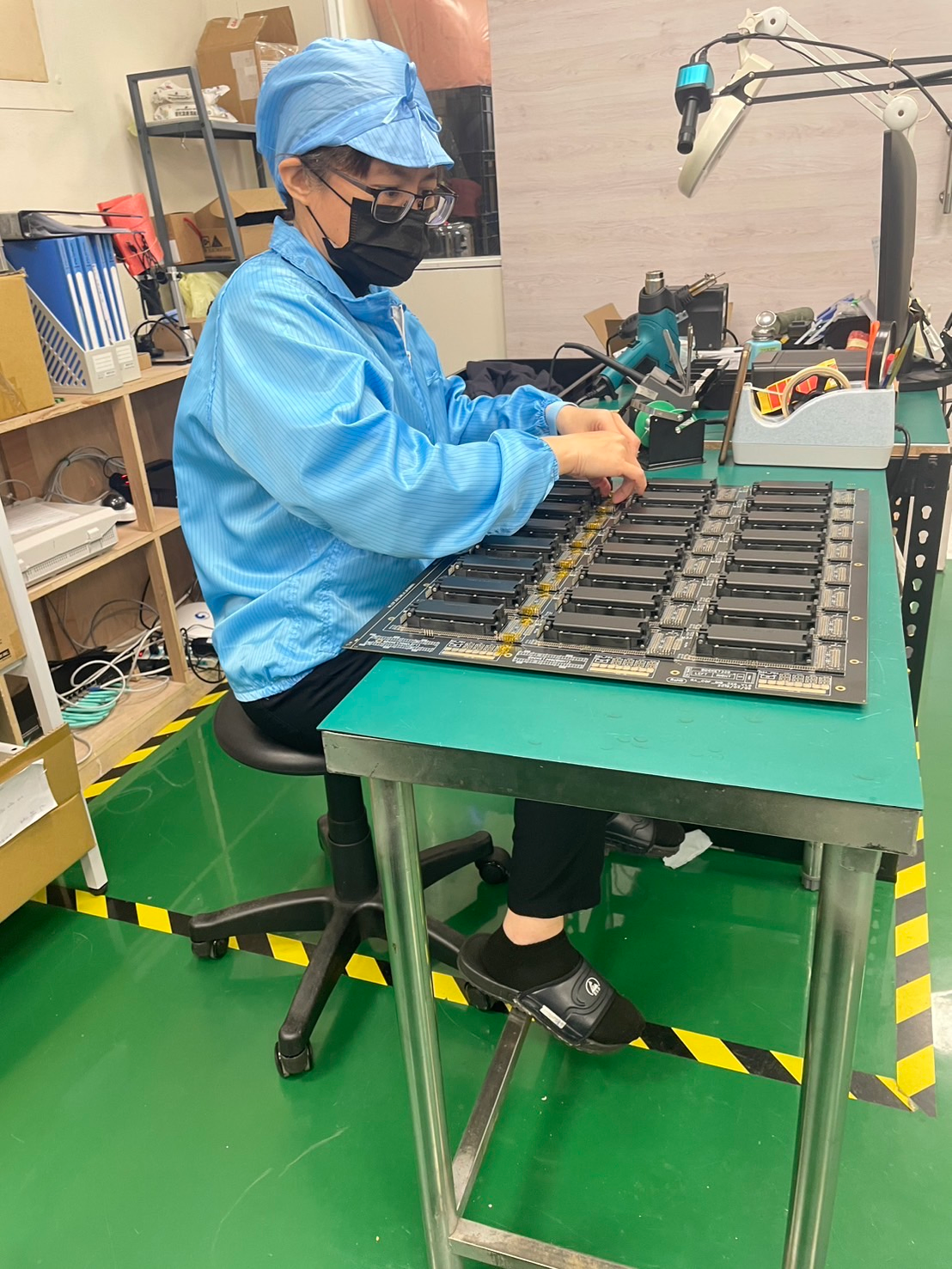 電子產品全製程代工服務:從原物料採購到包裝的全球化
