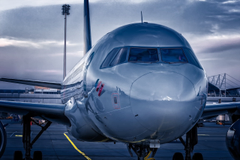 在航空業中,厭氧膠也時常運用到