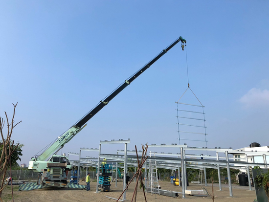 大型設備搬運與吊掛：怎麼選擇正確車種與施工隊伍？