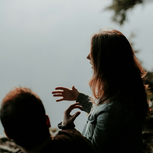 掌握破冰話題技巧與對話節奏,你就能輕鬆從陌生變熟悉
