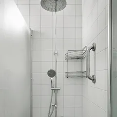 透過專業的不鏽鋼層架設計,不僅整齊美觀,更能與整體風格呼應