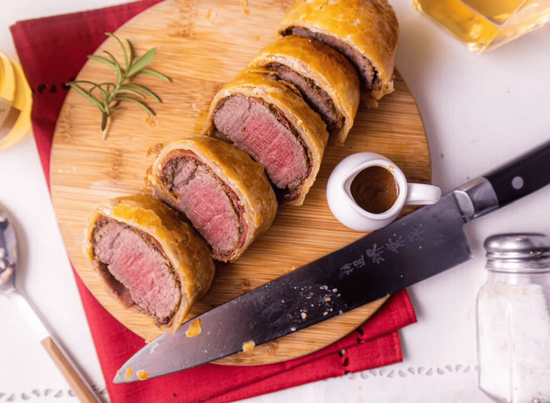 威靈頓牛排的霸氣饗宴：英國奶奶的經典牛排魅力