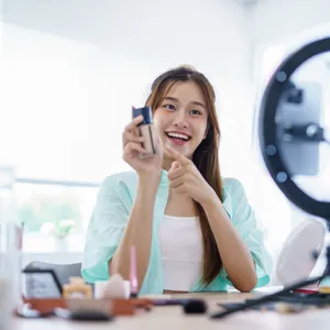 新世代保健消費