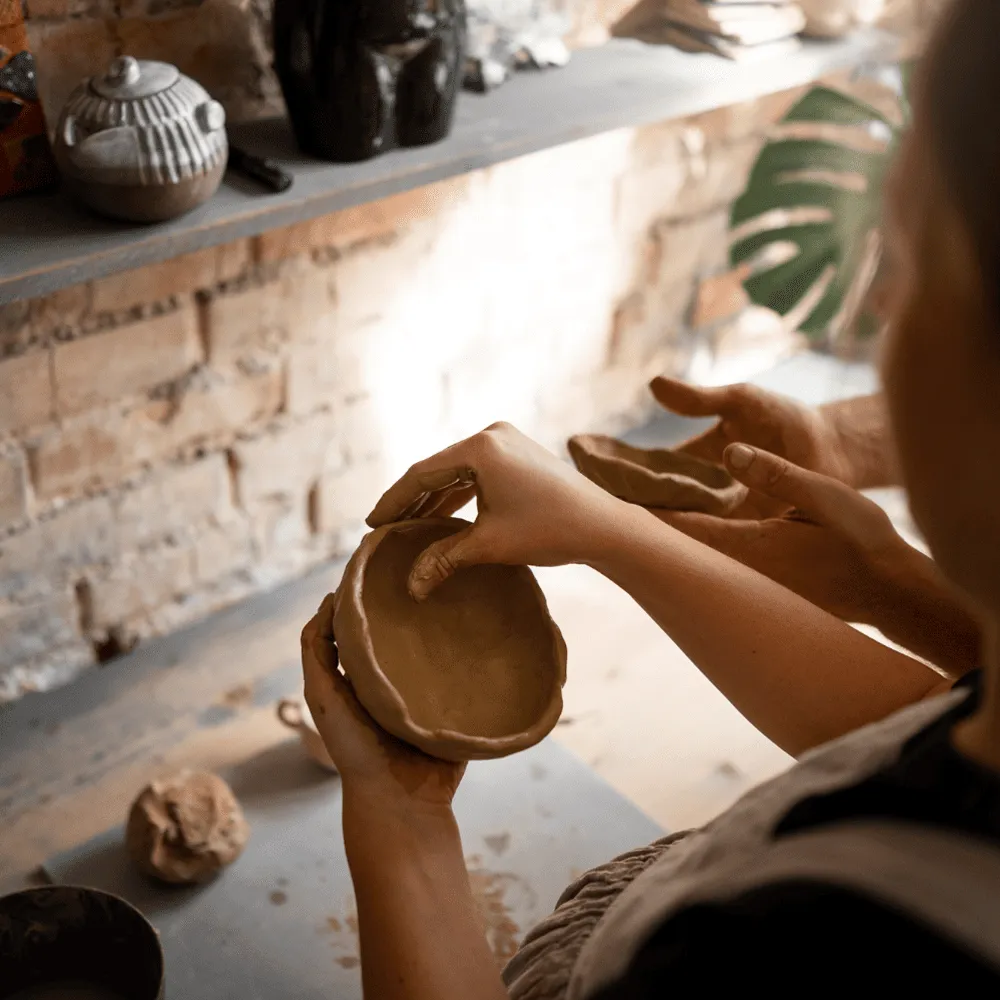 陶藝入門的第一課往往是學習專注