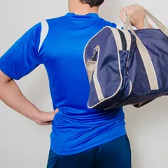 對於運動團隊、戶外活動，排汗衣提供的機能性是棉T無法比擬