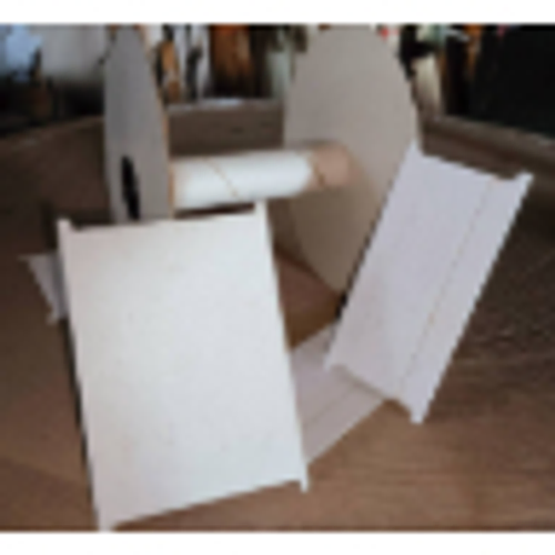 組合好的與紙板