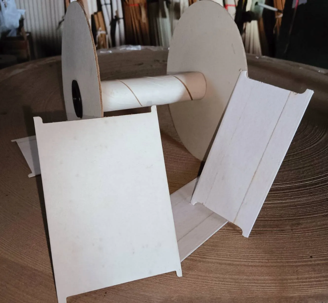 組合好的與紙板