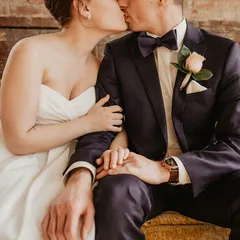 新郎西裝訂製建議至少在婚禮前3到5個月開始西裝訂做