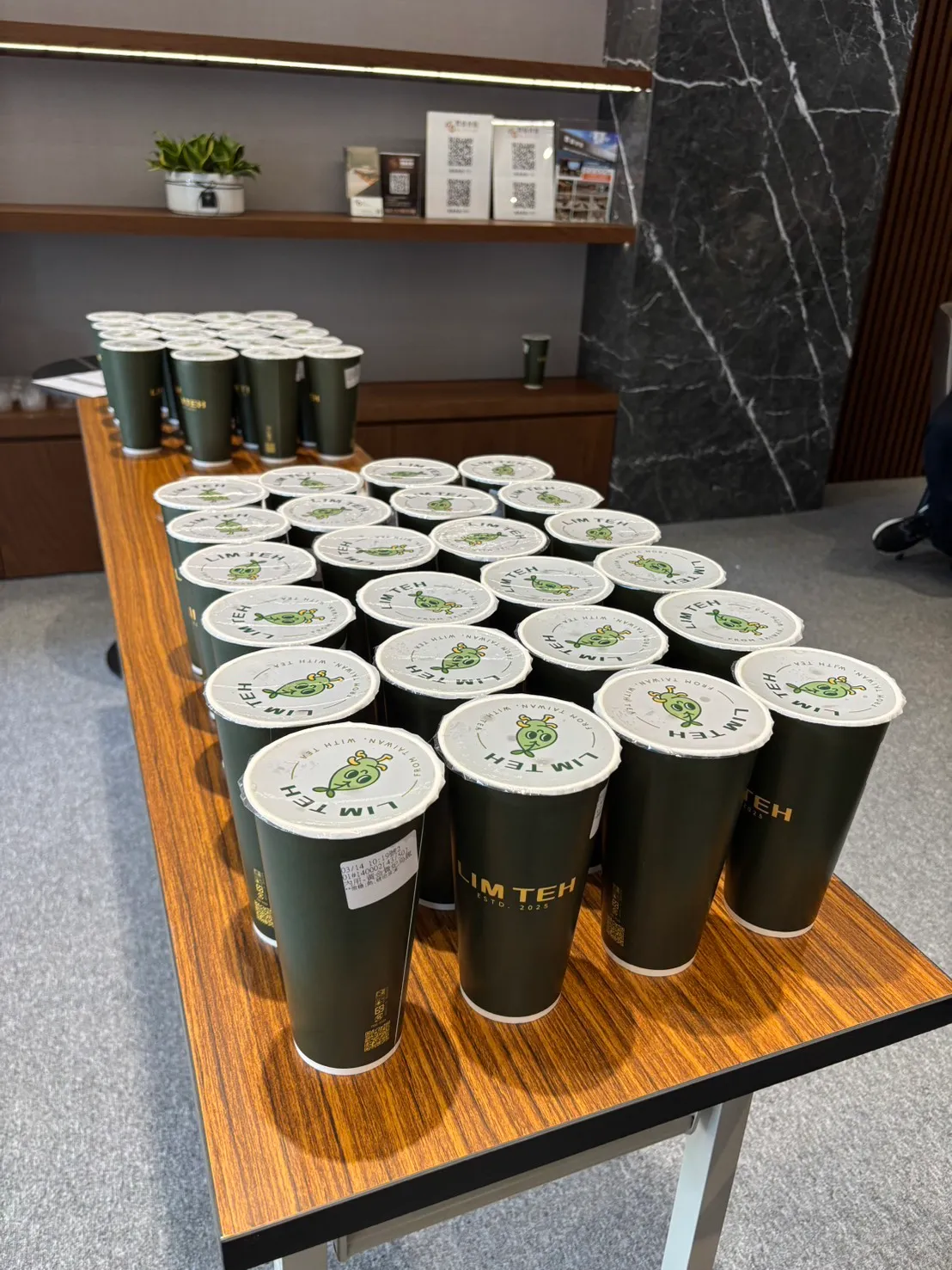 質感手搖茶飲