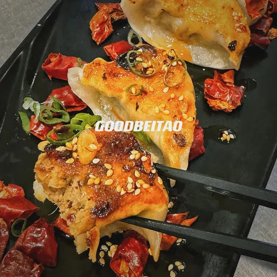 創新中式料理｜宮保皮蛋煎餃與京都排骨推薦必點