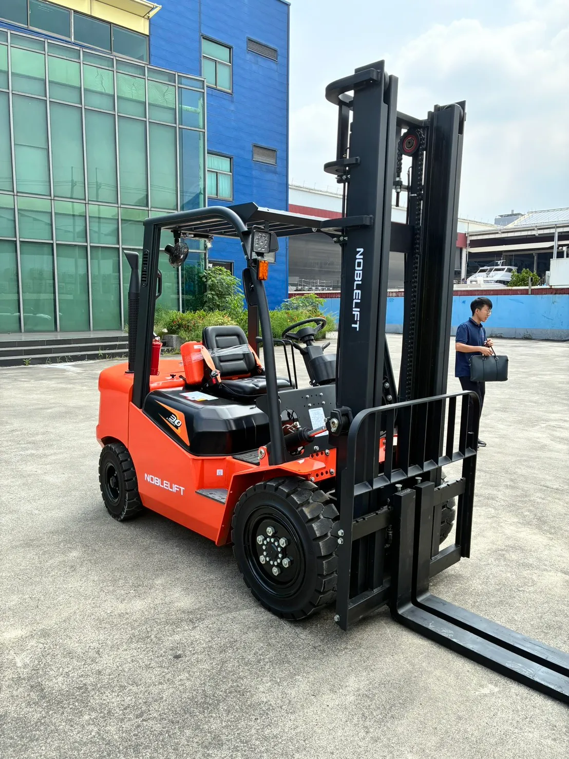 A系列柴油堆高機