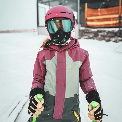 兒童滑雪裝備不僅為了美觀，更是為了確保孩子在低溫環境下的安全