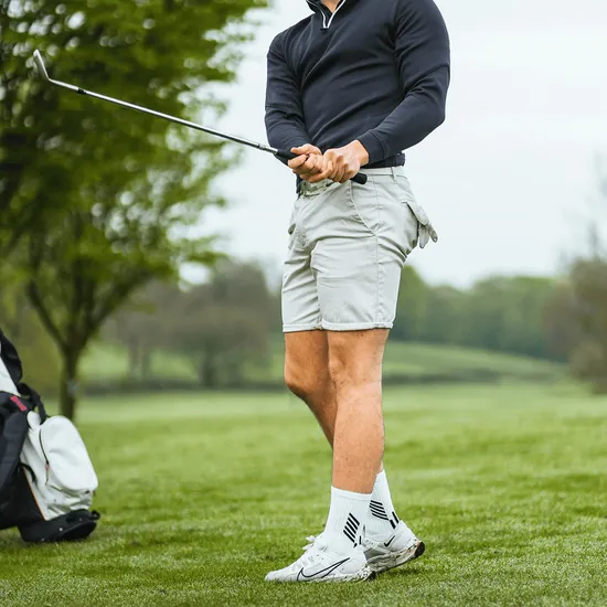 高階高爾夫球衣貴在哪？解析面料彈性與排汗技術的秘密