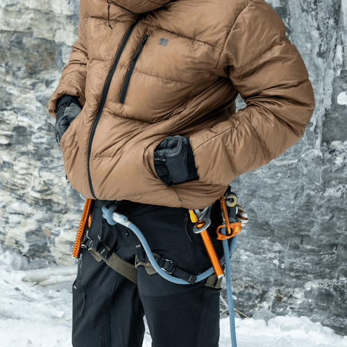 一件具備機能時尚穿搭靈魂的防水外套，是展現不凡品味的關鍵