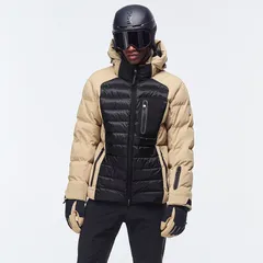 滑雪服能成功轉化為都會時尚，面料科技的輕量化是最大功臣