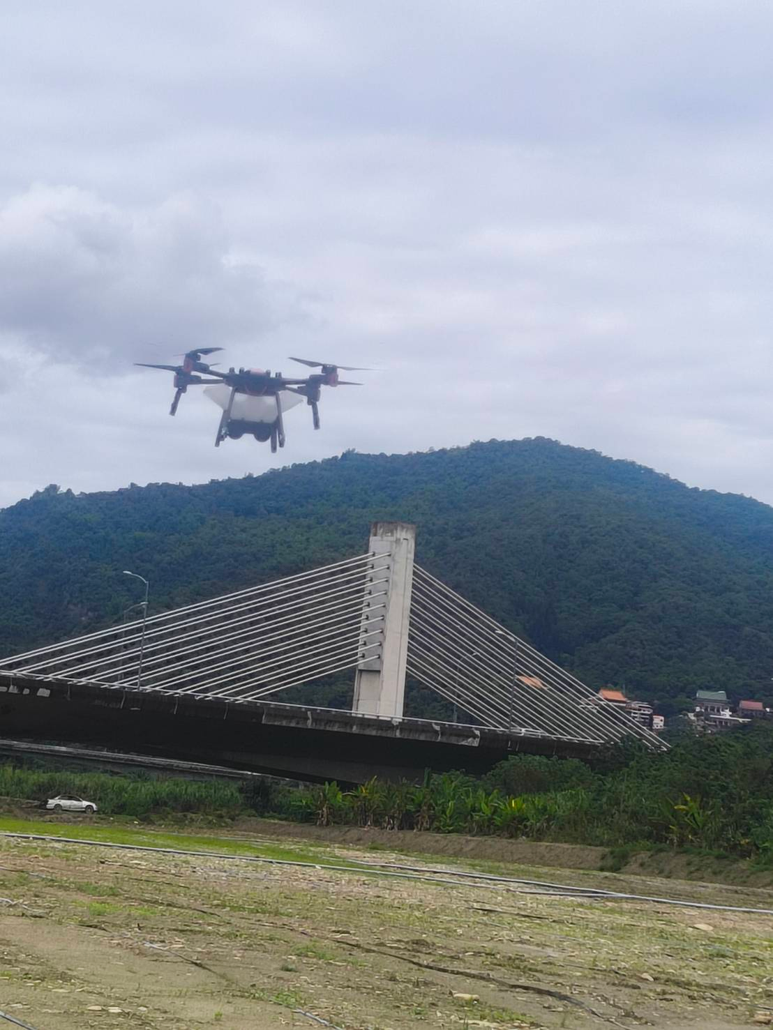 空中噴藥