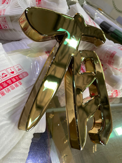 鈦金字表面上塑酯