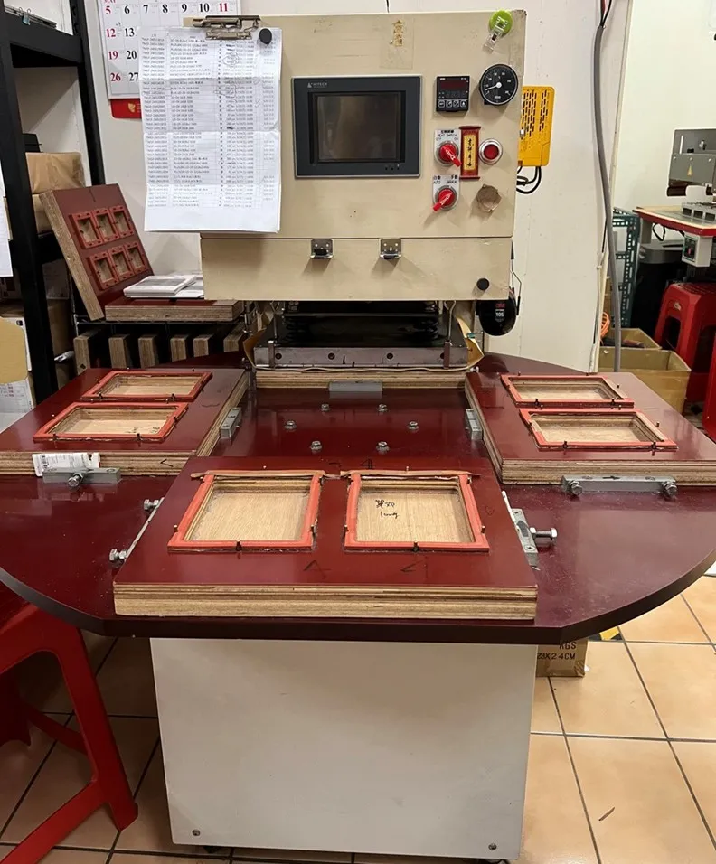 熱壓合紙背卡包裝機