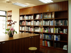 門市內部-大書架1